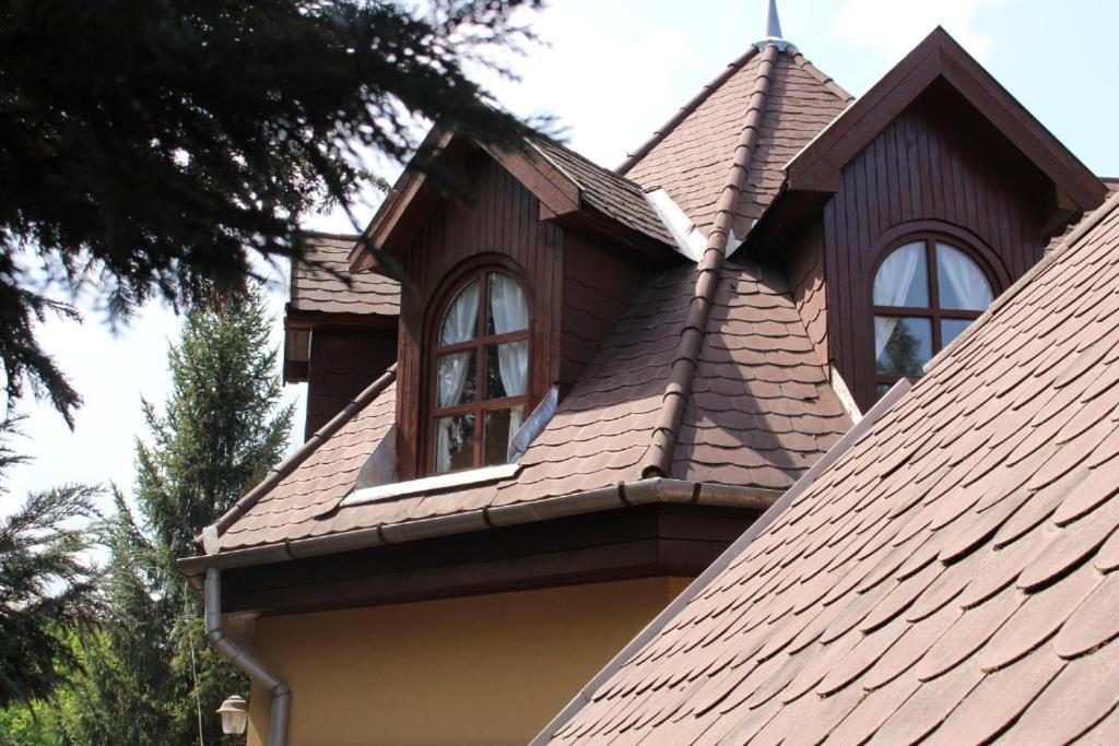 Brassoi Vendeghaz Hotel Miskolc Exterior photo