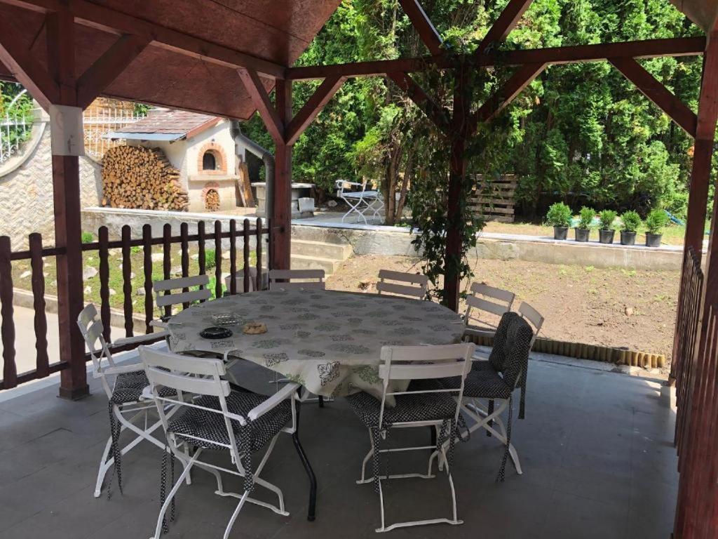 Brassoi Vendeghaz Hotel Miskolc Exterior photo