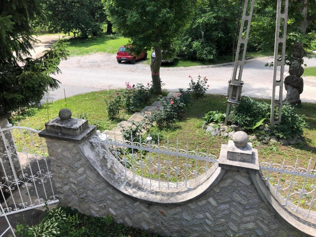 Brassoi Vendeghaz Hotel Miskolc Exterior photo